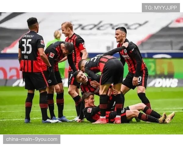 多特蒙德公布客战法兰克福大名单，罗伊斯伤愈复出入选